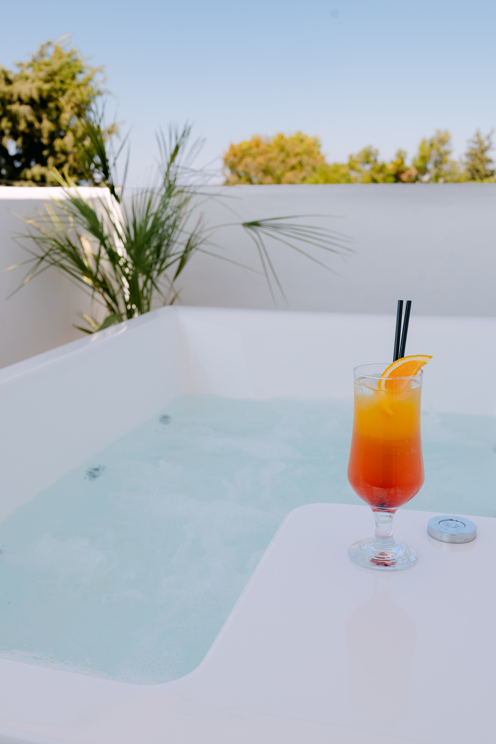 Room-Image-Bliss Jacuzzi